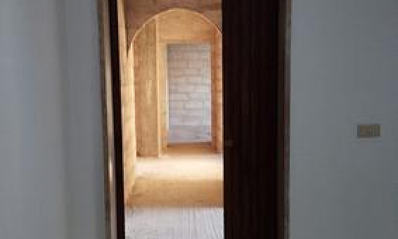 Casa In Stato Grezzo...