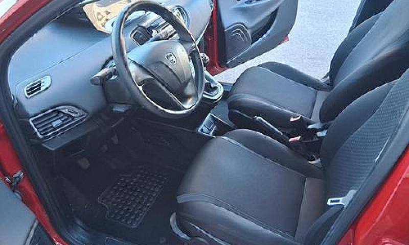 Lancia Ypsilon 1.2 6...