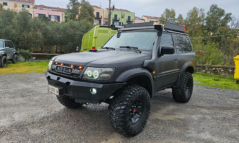 Nissan Patrol Gr Y61...