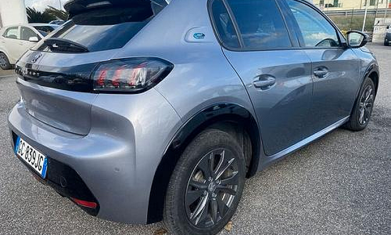 Peugeot 208 Motore E...