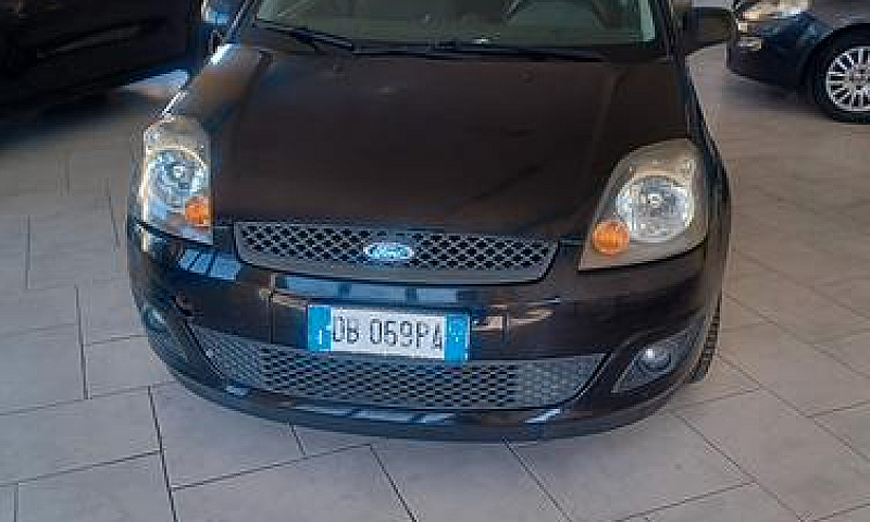 135.228Km Ford Fiest...