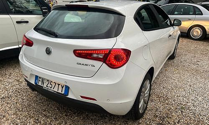 Alfa Romeo Giulietta...