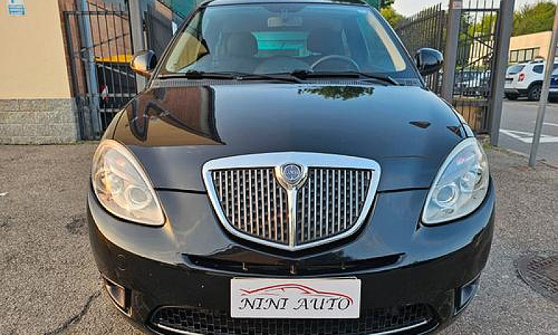 Lancia Ypsilon 1.2 6...