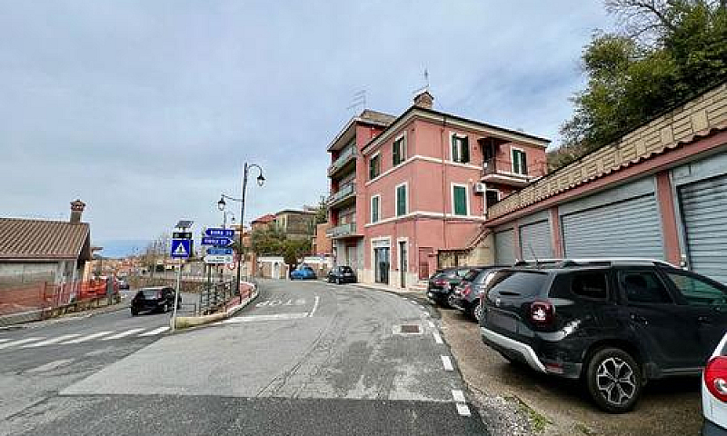 Poli: Appartamento C...