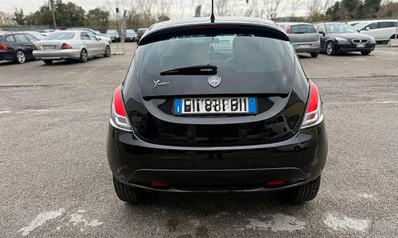 Lancia Ypsilon 1.3 D...