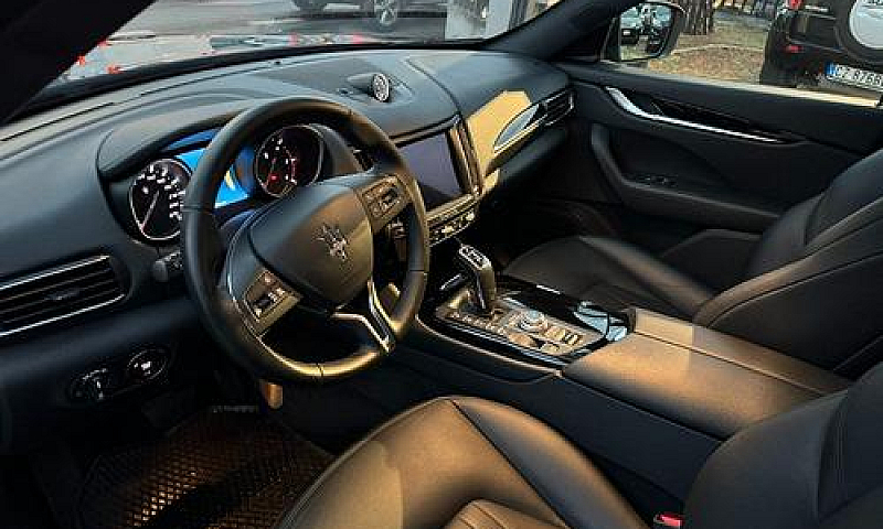 Maserati Levante V6 ...