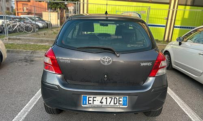 Toyota Yaris 1.4 D-4...