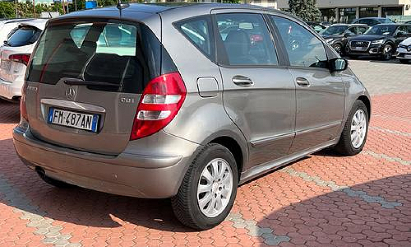 Mercedes-Benz A 180 ...