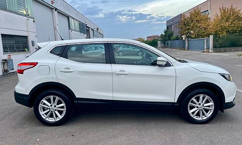Nissan Qashqai 1.2Be...