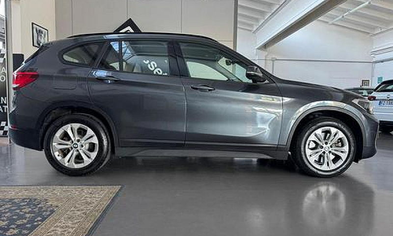 Bmw X1 Xdrive25E Bus...