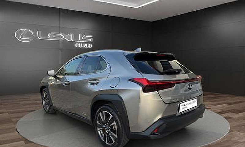 Lexus Ux 250H 2.0 Pr...