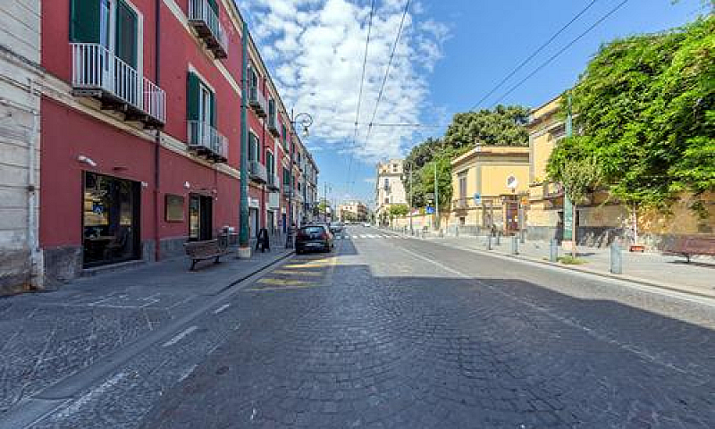 Appartamento Portici...