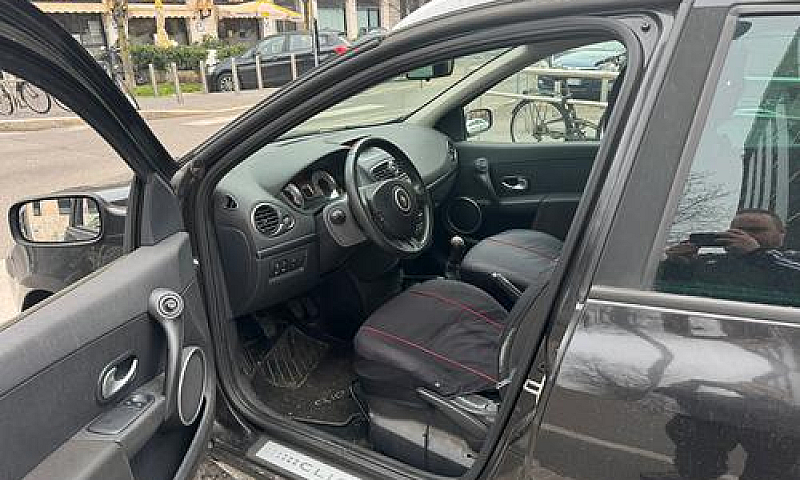 Renault Clio...