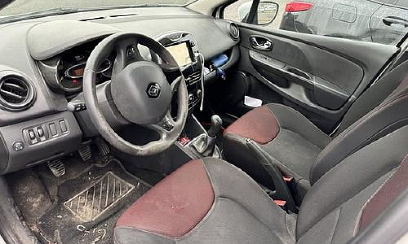 Renault Clio 1.2 75C...