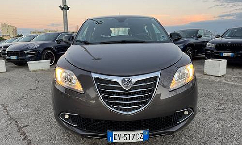 Lancia Ypsilon 0.9 T...
