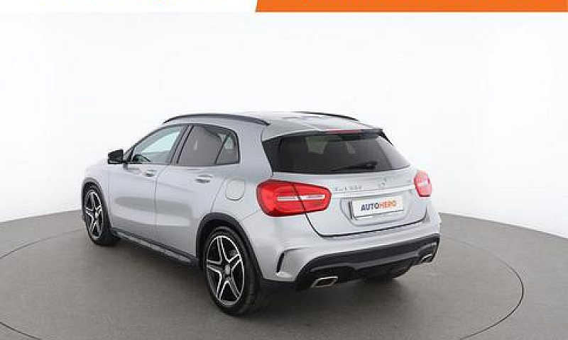 Mercedes-Benz Gla 22...