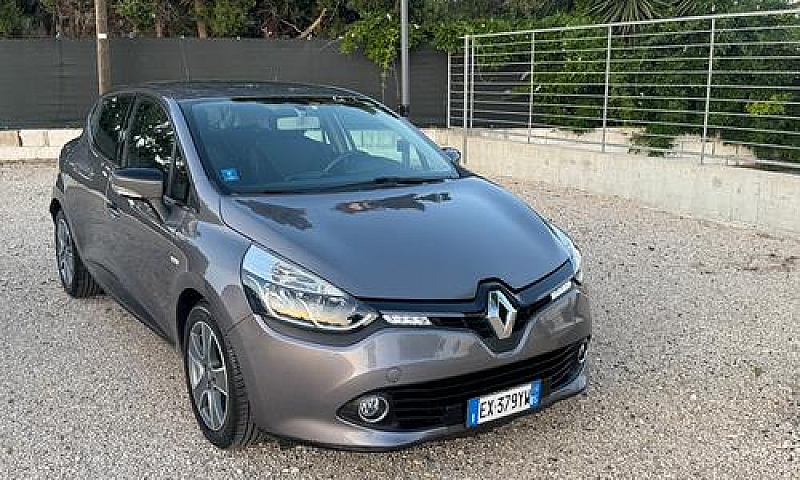 Renault Clio 1.2 75C...