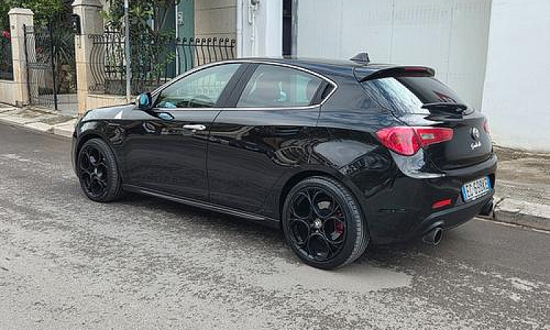 Alfa Romeo Giulietta...