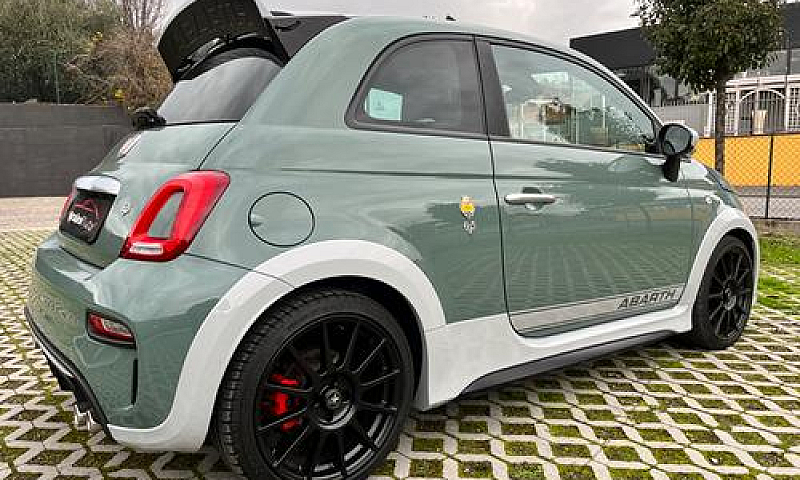 Abarth 695 70° Anniv...