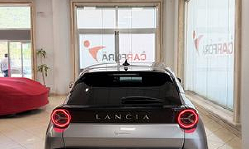 Lancia Ypsilon Hybri...