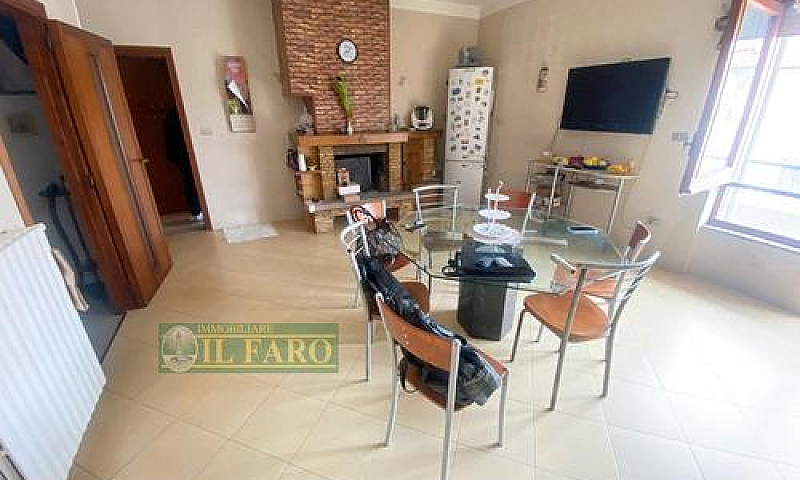 Intero Fabbricato In...