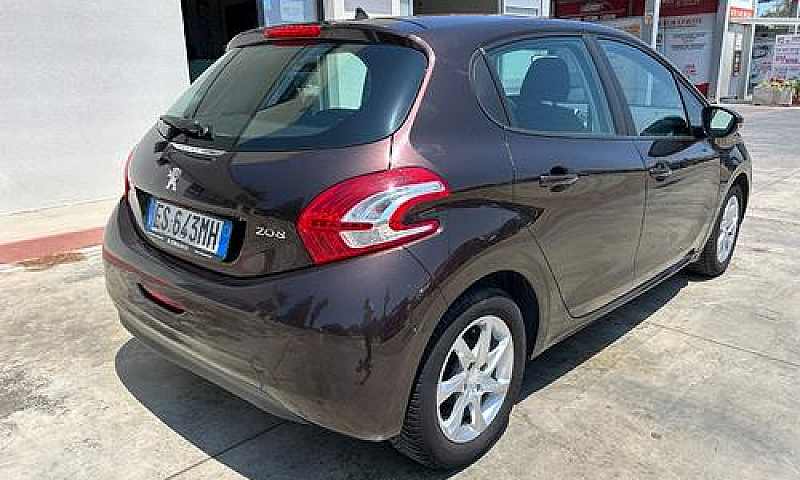 Peugeot 208 1.4 Hdi ...