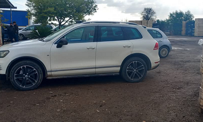 Volkswagen Touareg 3...