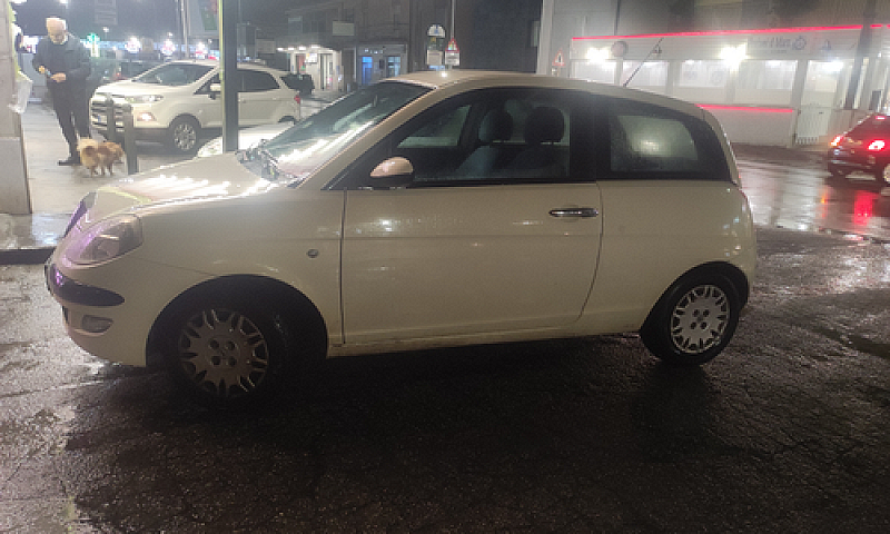 Lancia Ypsilon...