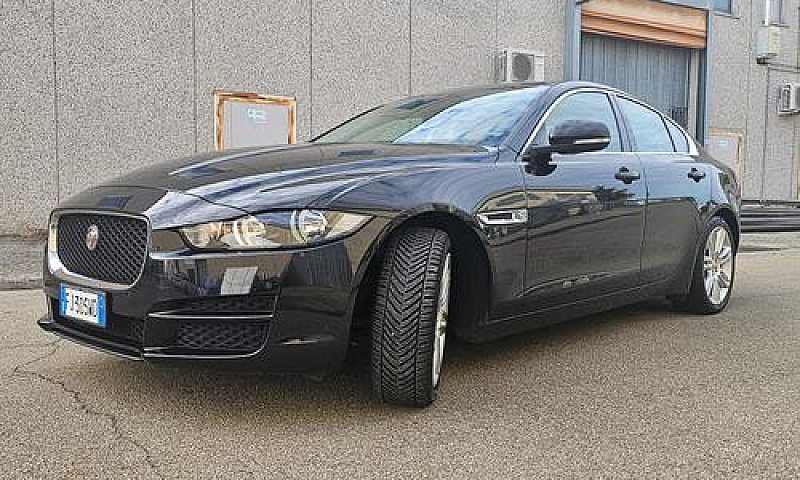 Jaguar Xe 2.0D Awd...