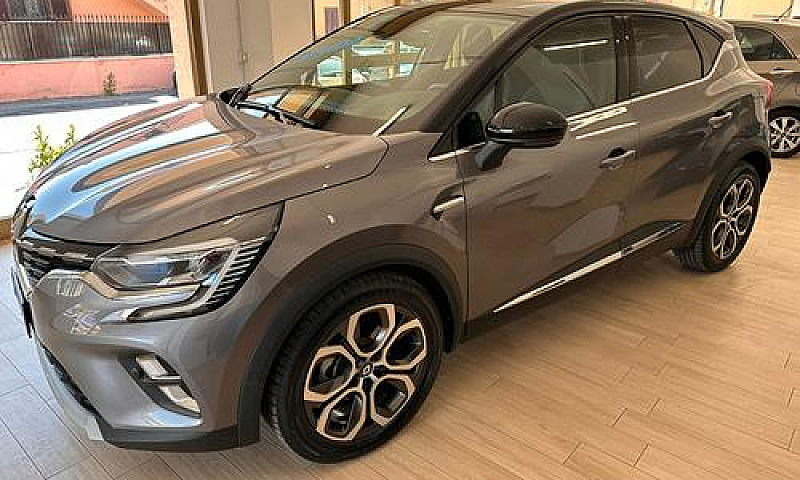 Renault Captur Plug-...