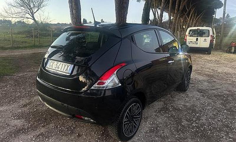 Lancia Ypsilon 1.0 F...