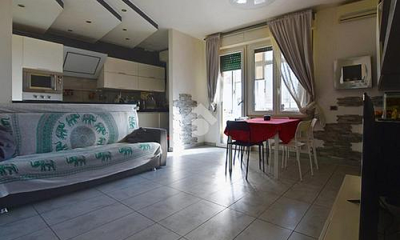 3 Locali A Collesalv...
