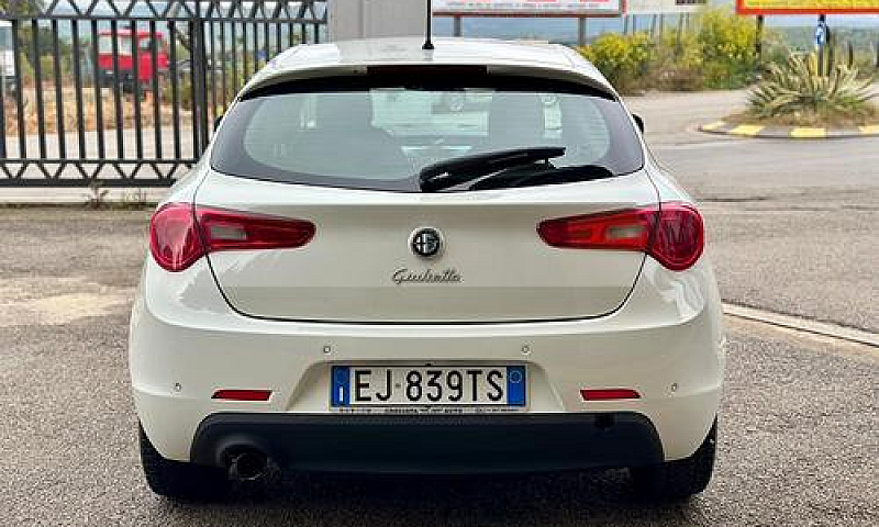 Alfa Romeo Giulietta...