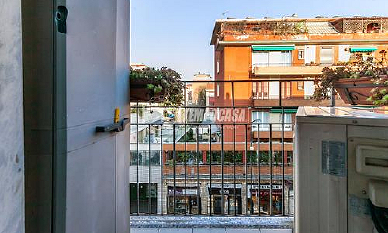 Trilocale Con Balcon...