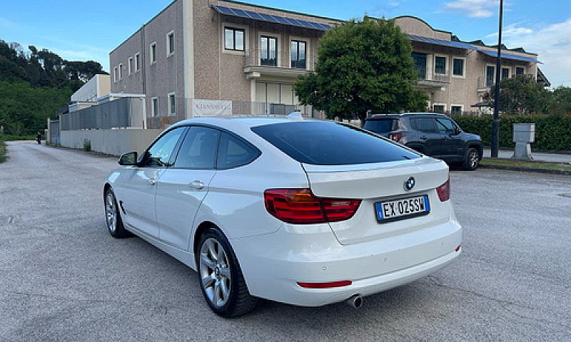 Bmw 318 Gt 2.0 Motor...