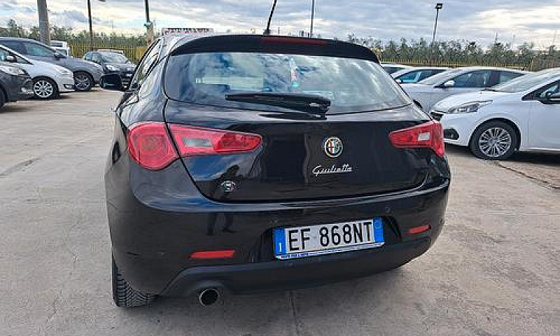Alfa Romeo Giulietta...