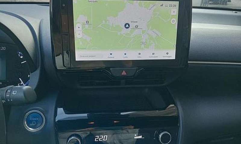 Toyota Yaris Cross 1...