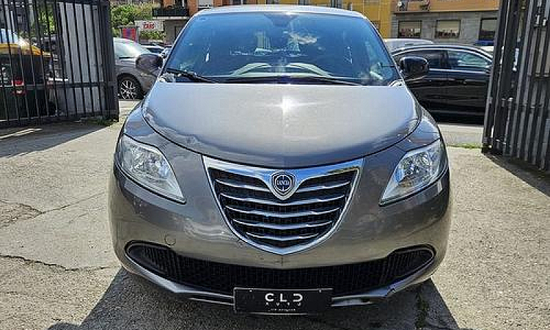 Lancia Ypsilon 1.2 8...