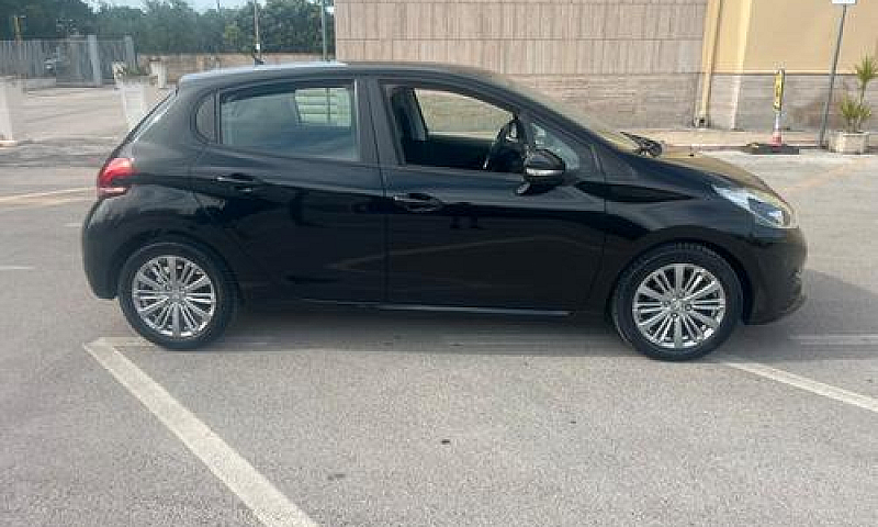 Peugeot 208 1.5 Hdi ...