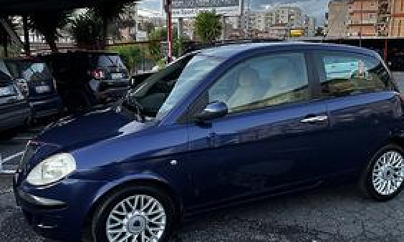 Lancia Y...
