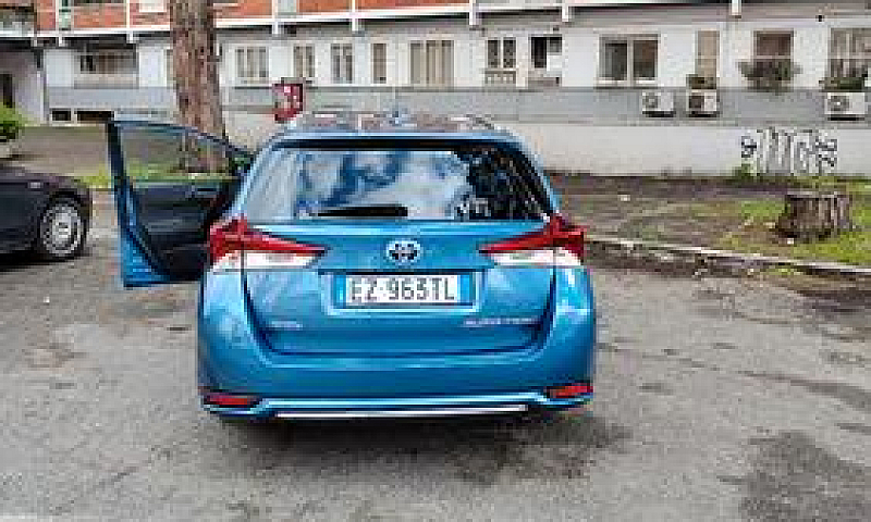 Toyota Auris - 2015...