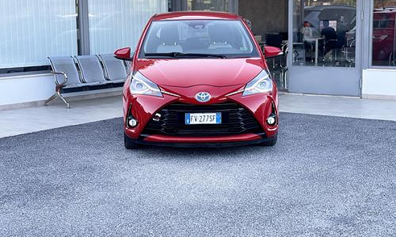 Toyota Yaris 1.5 Hyb...