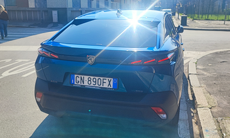 Peugeot 408...