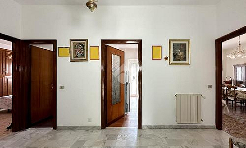2 Locali A Monte Com...