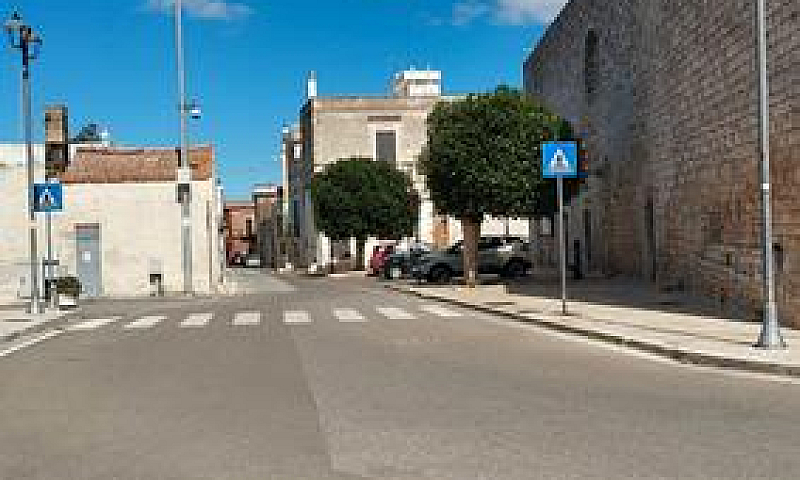 Bari-Loseto Casa Ang...