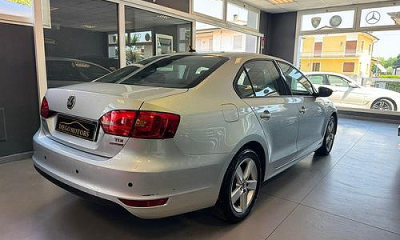 Volkswagen Jetta 1.6...