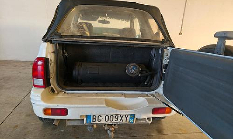 Suzuki Grand Vitara ...