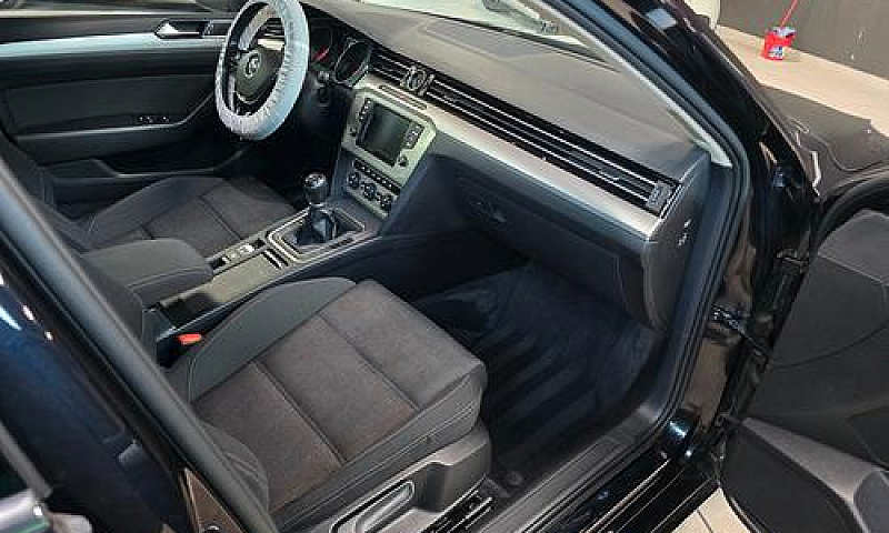 Volkswagen Passat Va...