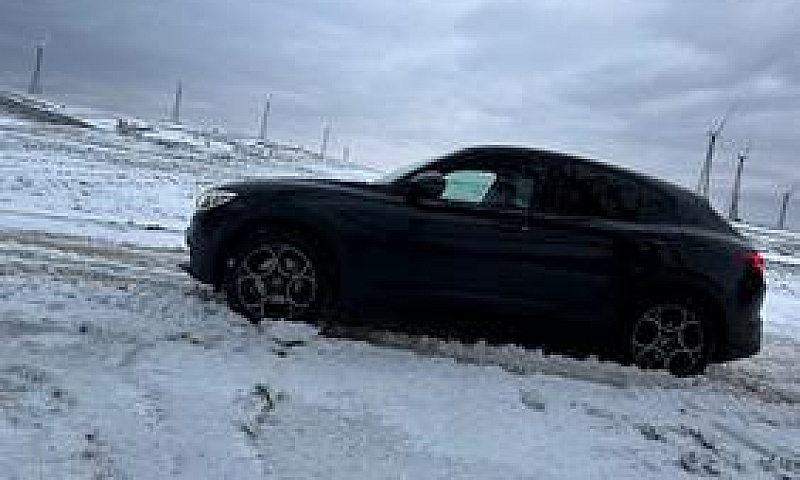 Alfa Romeo Stelvio -...