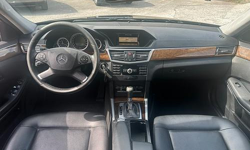 Mercedes-Benz E 220 ...